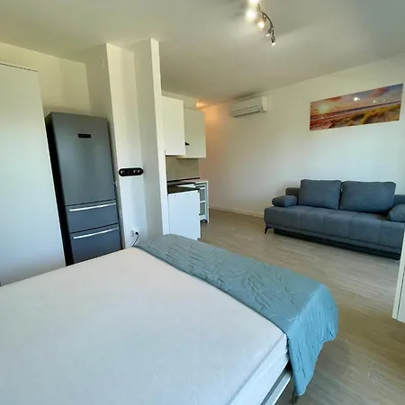Apartment Renovate In A Good Location - Beahost *